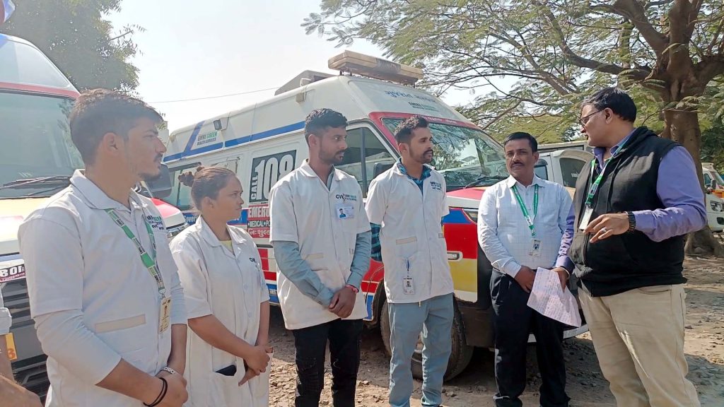 ભરૂચ જિલ્લામાં ૧૦૮ના ૧૪૦ કર્મચારીઓ ૩૪ એમ્બ્યુલન્સ સાથે ખડે પગે હાજર ભરૂચ જિલ્લામાં ૧૦૮ના ૧૪૦ કર્મચારીઓ ૩૪ એમ્બ્યુલન્સ સાથે ખડે પગે હાજર