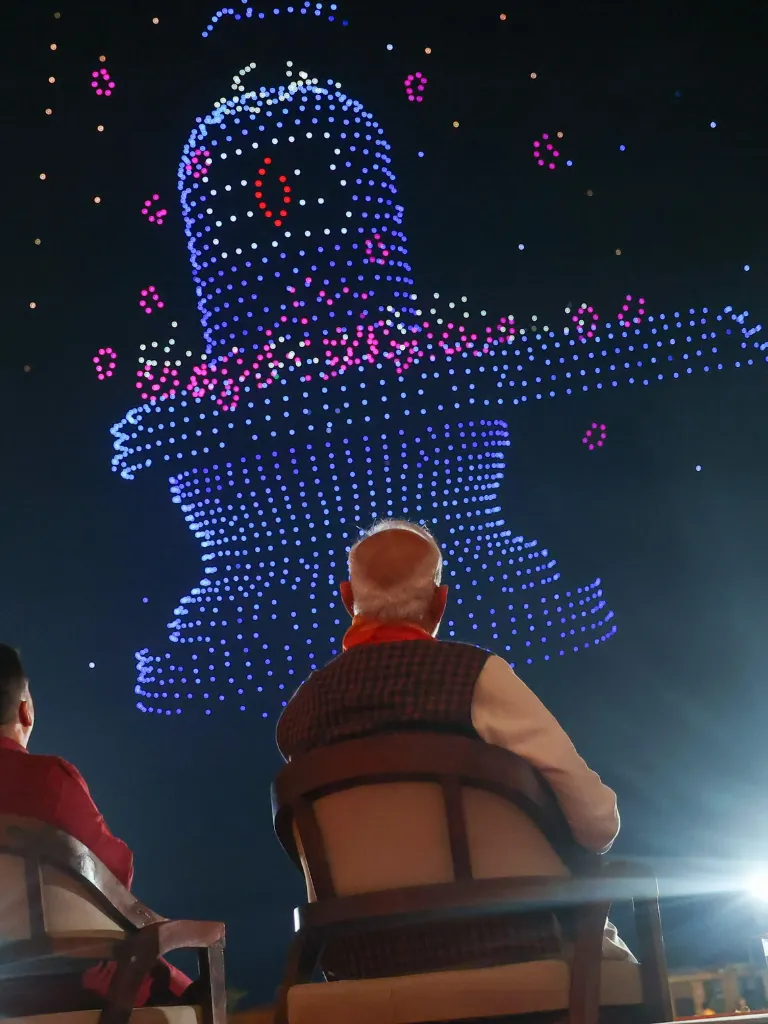 PM મોદીએ સોમનાથ સ્વાભિમાન ઉત્સવમાં ભાગ લીધો, જુઓ તસવીરો PM મોદીએ સોમનાથ સ્વાભિમાન ઉત્સવમાં ભાગ લીધો, જુઓ તસવીરો