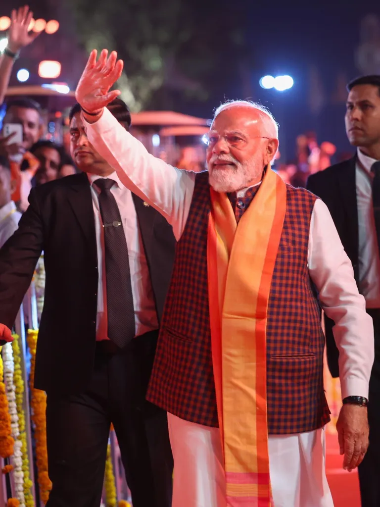 PM મોદીએ સોમનાથ સ્વાભિમાન ઉત્સવમાં ભાગ લીધો, જુઓ તસવીરો PM મોદીએ સોમનાથ સ્વાભિમાન ઉત્સવમાં ભાગ લીધો, જુઓ તસવીરો