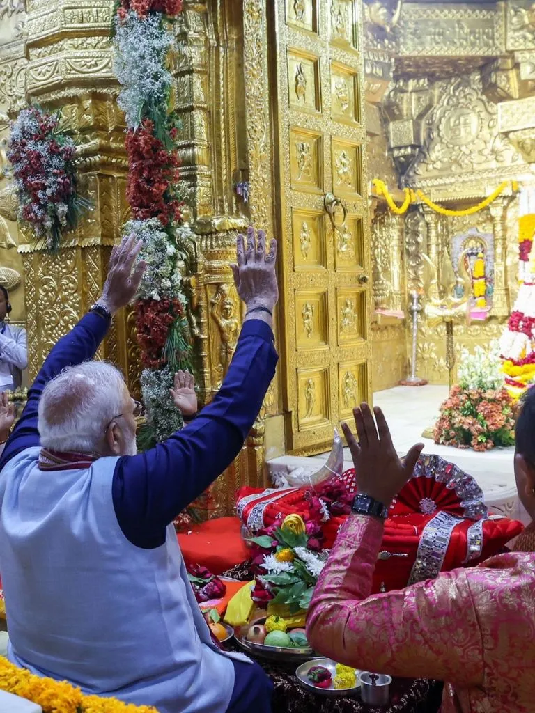 સોમનાથમાં ભક્તિ અને બહાદુરીનો સંગમ! પીએમ મોદીના સ્વાભિમાન પર્વની અદ્રશ્ય તસવીરો