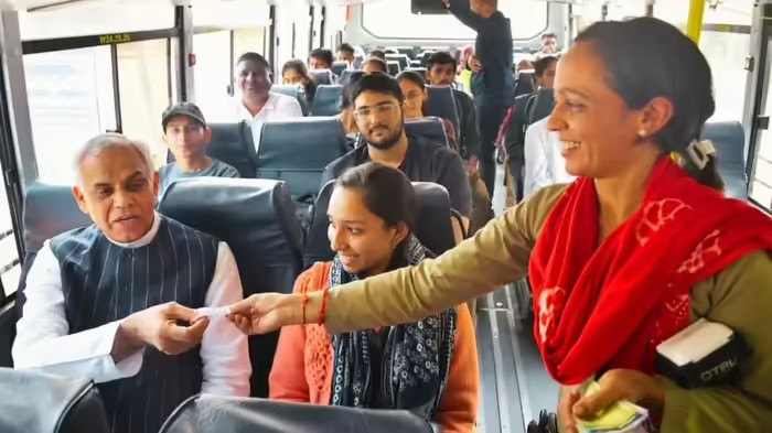 Acharya Devvrat Govt Bus Ride: રાજ્યપાલ બન્યા સામાન્ય મુસાફર! આચાર્ય દેવવ્રતે એસટી બસમાં કરી મુસાફરી અને જાતે ટિકિટ લીધી, સફાઈ અને સુવિધાનો લીધો રિપોર્ટ – Acharya Devvrat Govt Bus Ride – Newz… Acharya Devvrat Govt Bus Ride: રાજ્યપાલ બન્યા સામાન્ય મુસાફર! આચાર્ય દેવવ્રતે એસટી બસમાં કરી મુસાફરી અને જાતે ટિકિટ લીધી, સફાઈ અને સુવિધાનો લીધો રિપોર્ટ - Acharya Devvrat Govt Bus Ride - Newz...