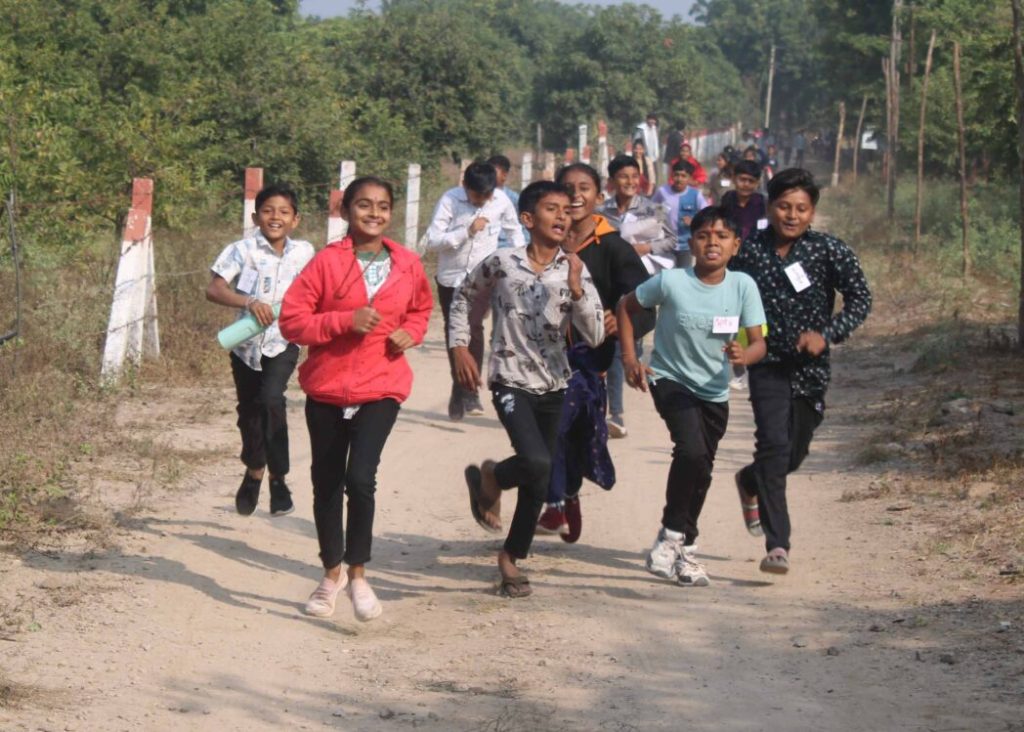 APM ટર્મિનલ્સ પિપાવાવ સ્પોર્ટ્સ અને વેલ્યુ-આધારિત વિકાસ પહેલ મારફતે… APM ટર્મિનલ્સ પિપાવાવ સ્પોર્ટ્સ અને વેલ્યુ-આધારિત વિકાસ પહેલ મારફતે...