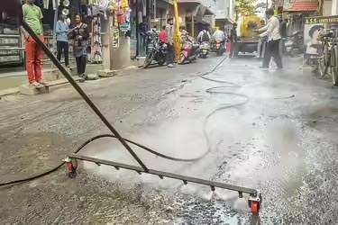 આંબાવાડીમાં શ્રમિકોના મોત બાદ કન્સ્ટ્રક્શન સાઈટની રજાચિઠ્ઠી સ્થગિત આંબાવાડીમાં શ્રમિકોના મોત બાદ કન્સ્ટ્રક્શન સાઈટની રજાચિઠ્ઠી સ્થગિત