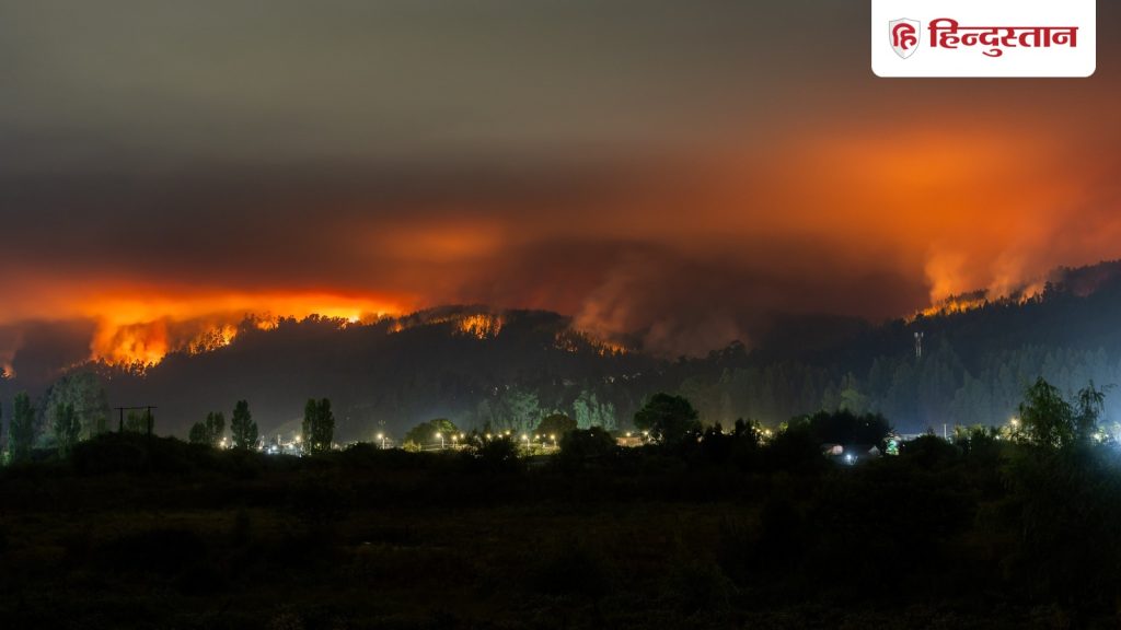 जिंदा जल गए 16 लोग, हजारों विस्थापित; आग ने इस देश का किया बुरा हाल, इमरजेंसी...