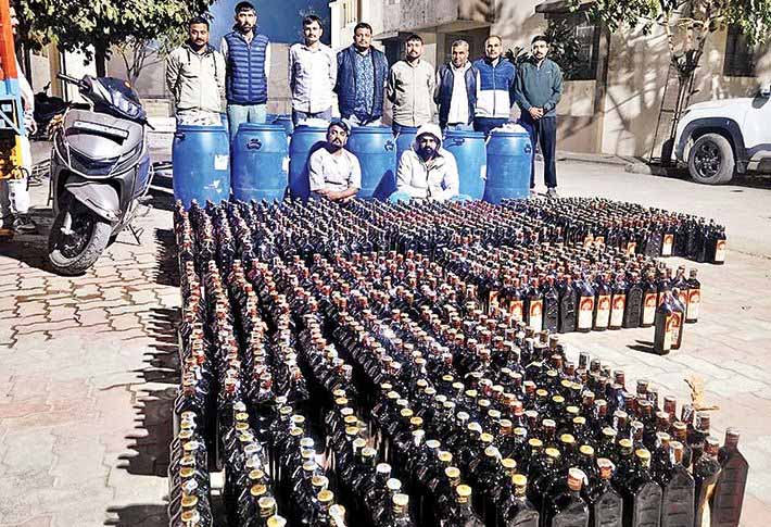 સોલા, અસલાલી, બગોદરામાંથી ૮૩ લાખનો દારૂ-બિયરનો જથ્થો ઝડપાયો સોલા, અસલાલી, બગોદરામાંથી ૮૩ લાખનો દારૂ-બિયરનો જથ્થો ઝડપાયો