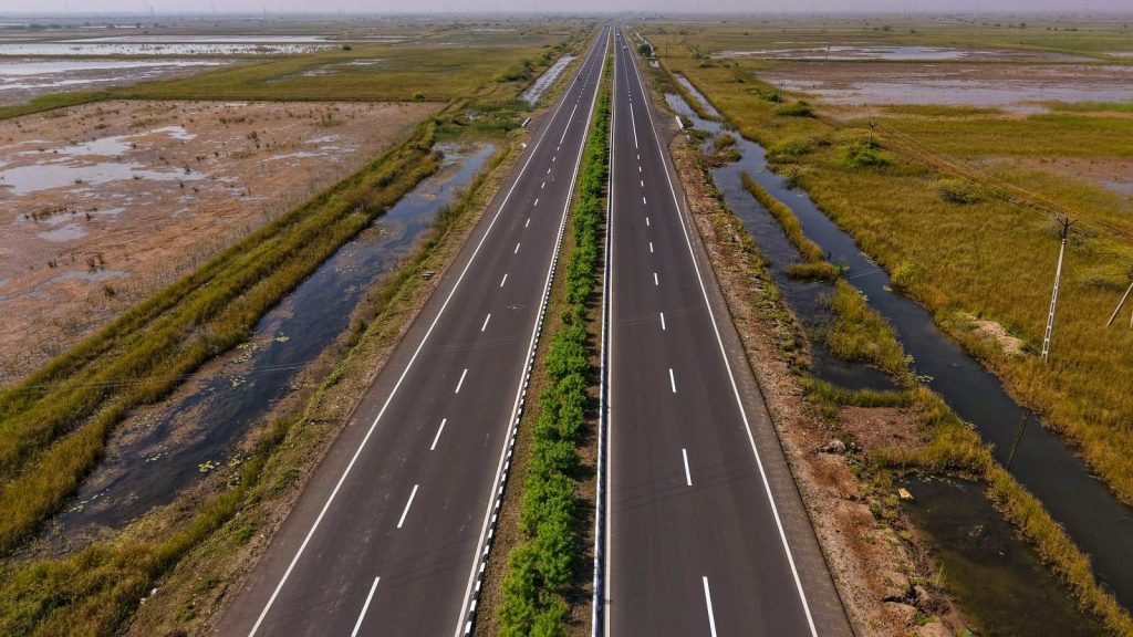 અમદાવાદ- મહેસાણા વચ્ચેના 51 કિમીના હાઇવેને રૂ. ૨,૬૩૦ કરોડના ખર્ચે 8 લેનનો...