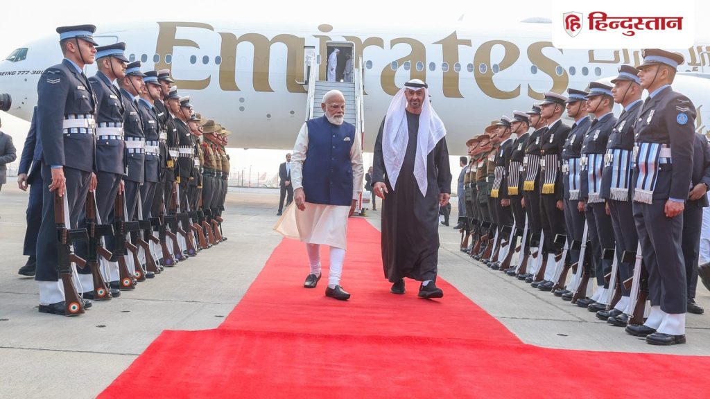 भारत आए UAE के राष्ट्रपति, प्रोटोकॉल तोड़ एयरपोर्ट पर स्वागत करने पहुंचे पीएम मोदी; गले...