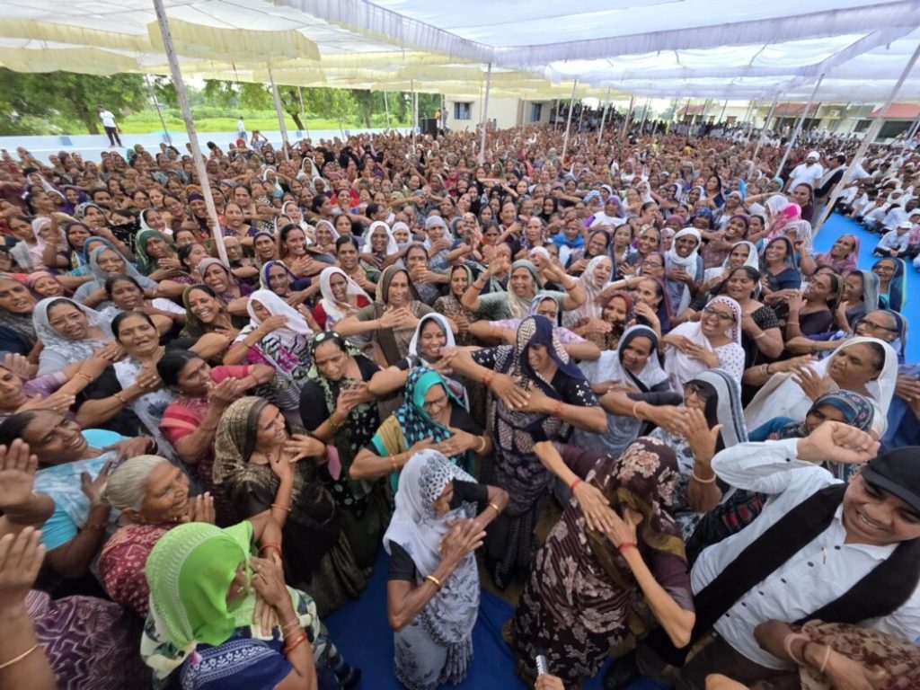 ઉગ્ર વિરોધ બાદ સરકારે હિંમતનગર-હુડામાંથી ૧૧ ગામને છેવટે બાકાત કર્યા ઉગ્ર વિરોધ બાદ સરકારે હિંમતનગર-હુડામાંથી ૧૧ ગામને છેવટે બાકાત કર્યા