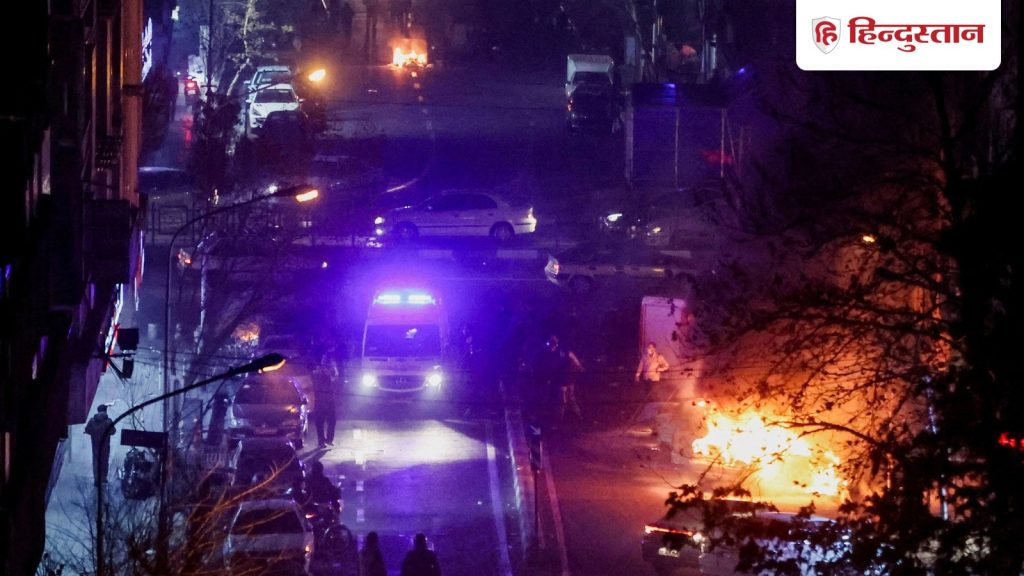 जली इमारतें, टूटे एटीएम और...; विदेश से पहली कॉल और ईरानियों ने बताया कैसा है...