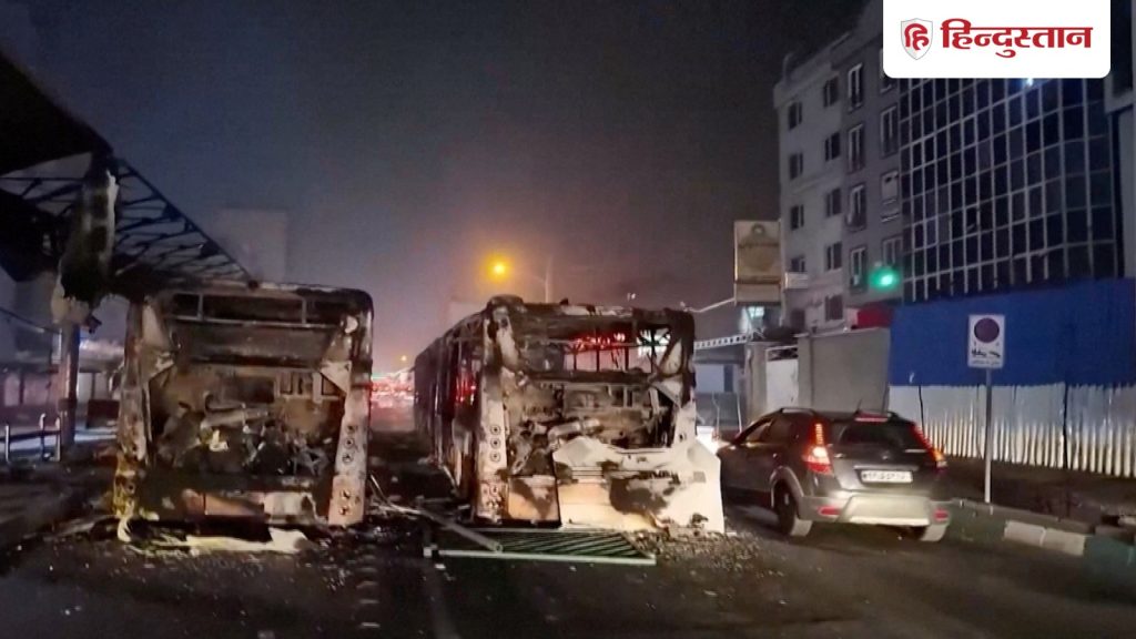 तुरंत छोड़ दो ईरान, बिगड़ते हालात के बीच अपने लोगों से बोला भारत; अब तक ढाई हजार की...