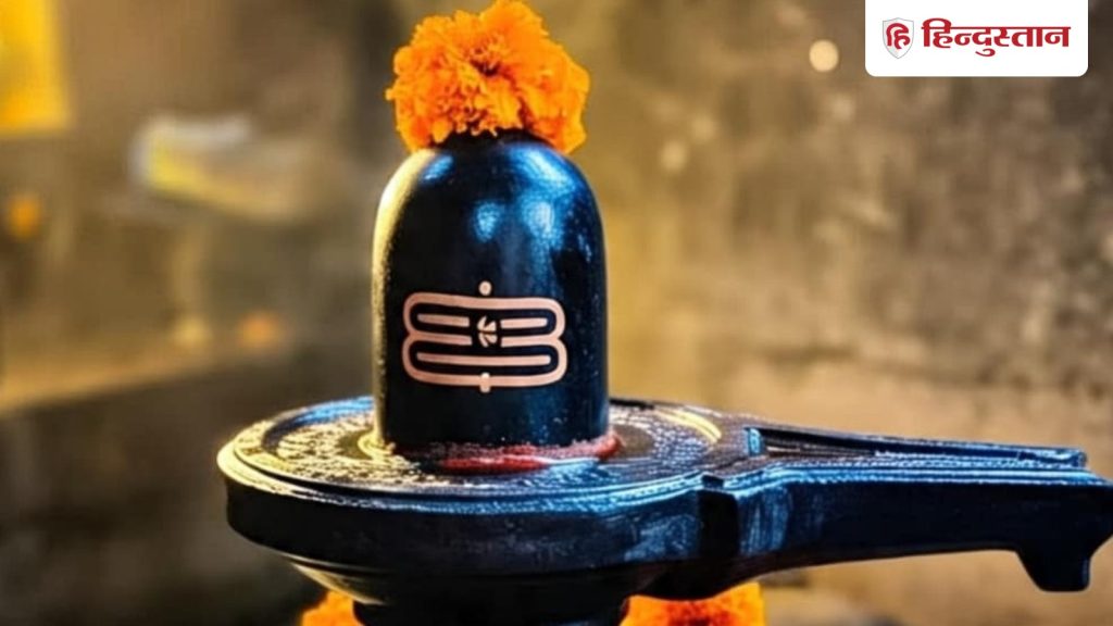 शिवलिंग पर दही से अभिषेक करने से क्या होता है? जानिए...