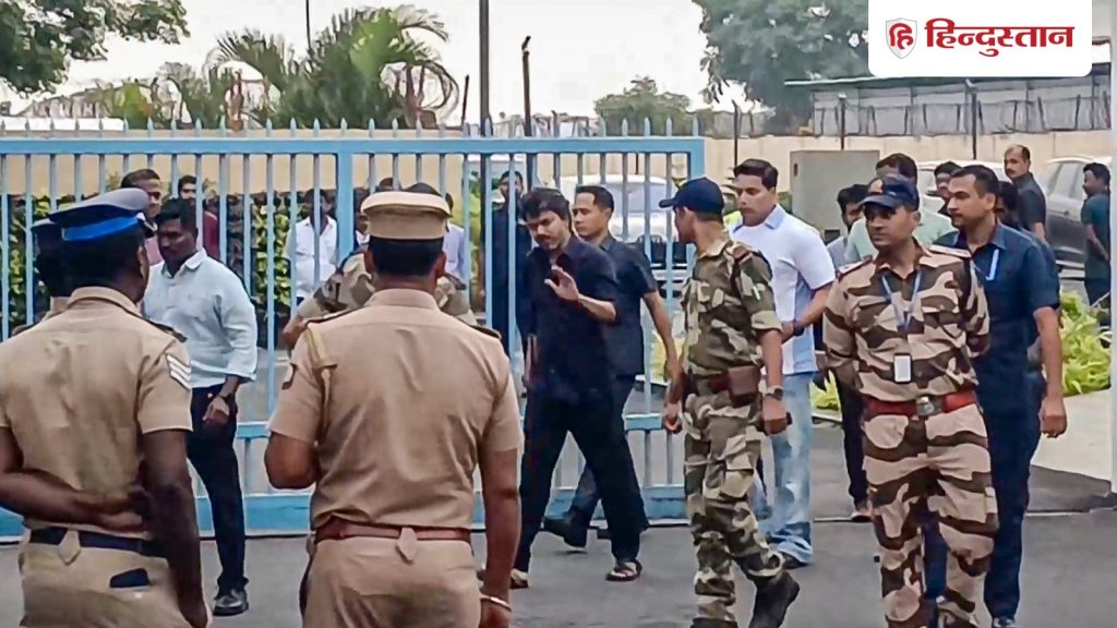 CBI ने एक्टर विजय से 6 घंटे की पूछताछ, करूर भगदड़ में TVK की भूमिका पर क्या बोले तमिल...