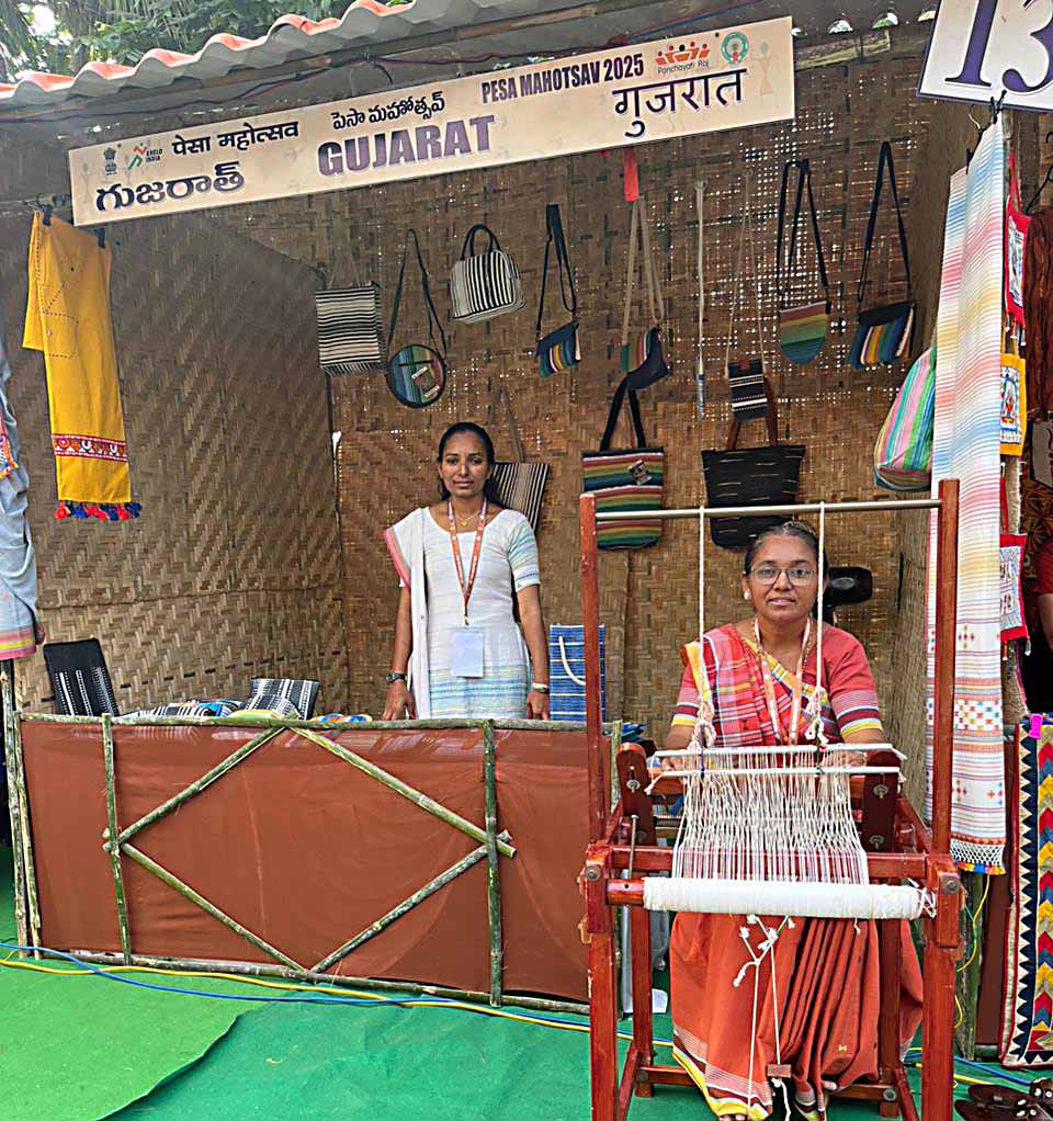 કચ્છના રાજીબેન બન્યા મહિલા આત્મનિર્ભરતાનું પ્રેરક ઉદાહરણઃ વર્ષે રૂ. ૮થી… કચ્છના રાજીબેન બન્યા મહિલા આત્મનિર્ભરતાનું પ્રેરક ઉદાહરણઃ વર્ષે રૂ. ૮થી...