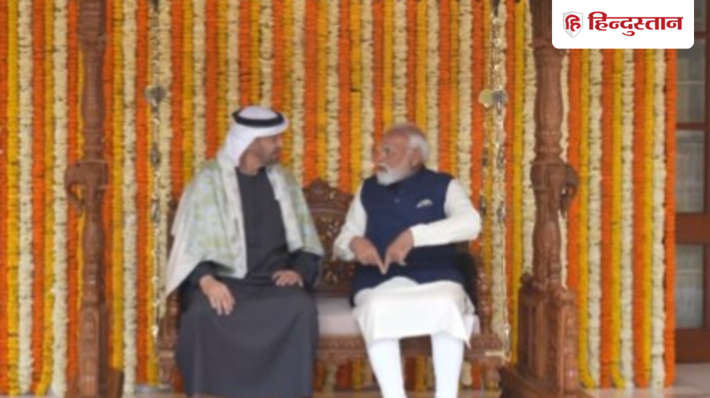 पीएम मोदी ने UAE के राष्ट्रपति को गिफ्ट किया झूला और पश्मीना, साथ झूलते भी नजर...