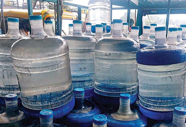 જગ-કેરબામાં પાણી ભરી વેચનારાઓએ ક્લોરીનેશન સિસ્ટમ લગાવવી પડશે જગ-કેરબામાં પાણી ભરી વેચનારાઓએ ક્લોરીનેશન સિસ્ટમ લગાવવી પડશે