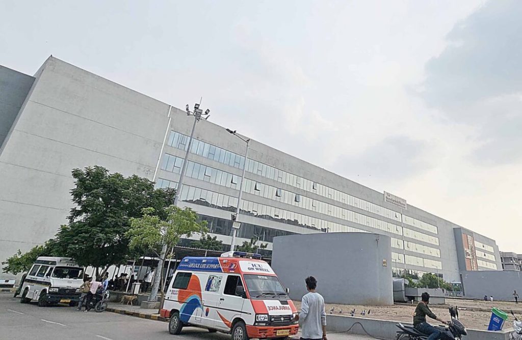 અમદાવાદ સિવિલ હોસ્પિટલમાં વર્ષ 2025માં 11.60 લાખથી વધુ દર્દીઓએ લીધી OPD સેવા અમદાવાદ સિવિલ હોસ્પિટલમાં વર્ષ 2025માં 11.60 લાખથી વધુ દર્દીઓએ લીધી OPD સેવા