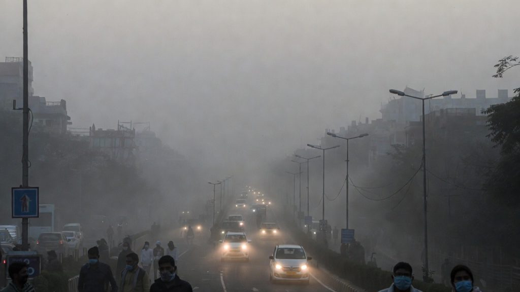 दिल्ली के 20 इलाकों में AQI 300 के पार, जहरीली हवा ने बढ़ाई चिंता; अगले दो दिन भी राहत...