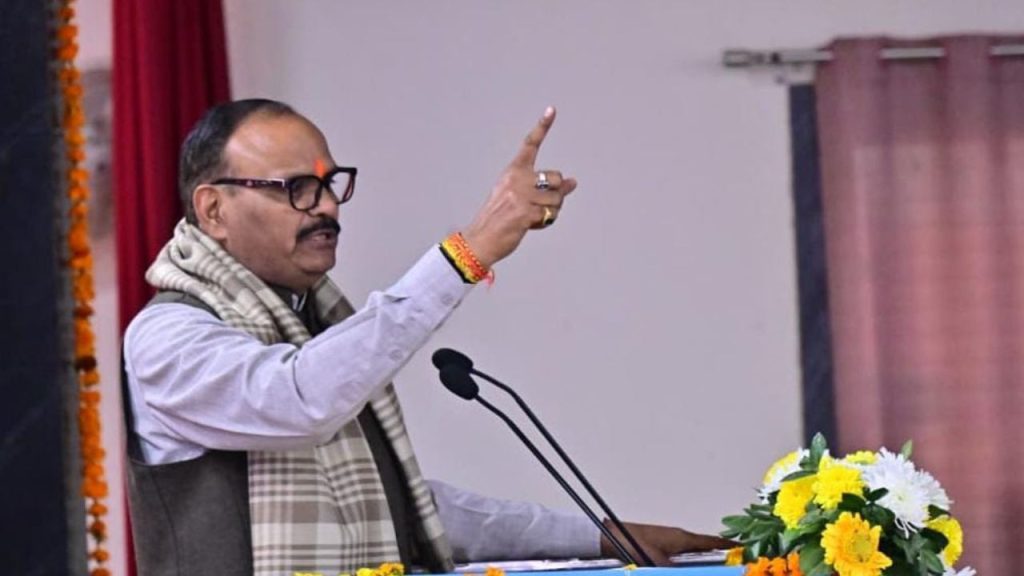 'प्रदेश में बंद करना है तंबाकू का इस्तेमाल', डिप्टी सीएम ब्रजेश पाठक ने कहा- जानलेवा है गुटखा-सिगरेट | Deputy CM Brajesh Pathak appealed to people to quit...