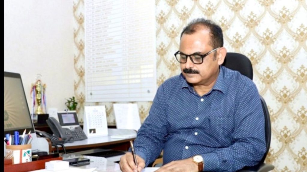 'जब तक गरीबों को लाभ नहीं, तब तक वेतन नहीं लूंगा', इस जिले के कलेक्टर ने पेश की अनूठी मिसाल | District Collector&rsquo;s Salary Pledge for Poor Rajasthan...