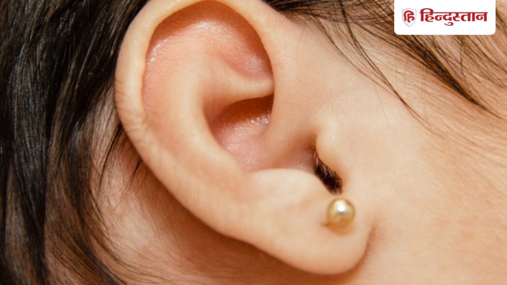Astro: पुरुषों को कान छिदवाना चाहिए या नहीं? जानिए...