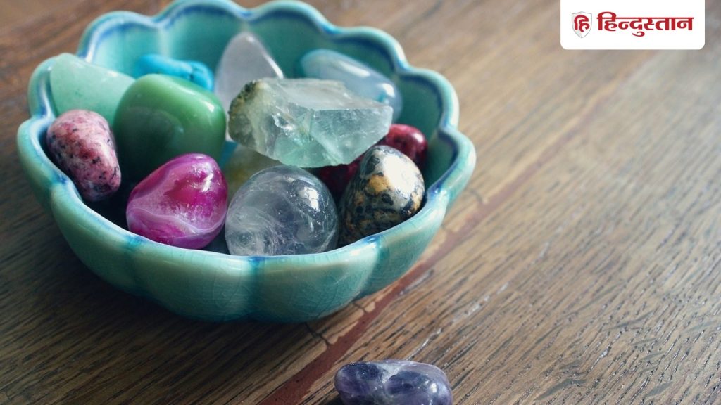 रत्न शास्त्र: बेहद पॉवरफुल है ये 4 रत्न, पहनते ही खुल जाएंगे तरक्की के रास्ते, पर नियम भी जान...