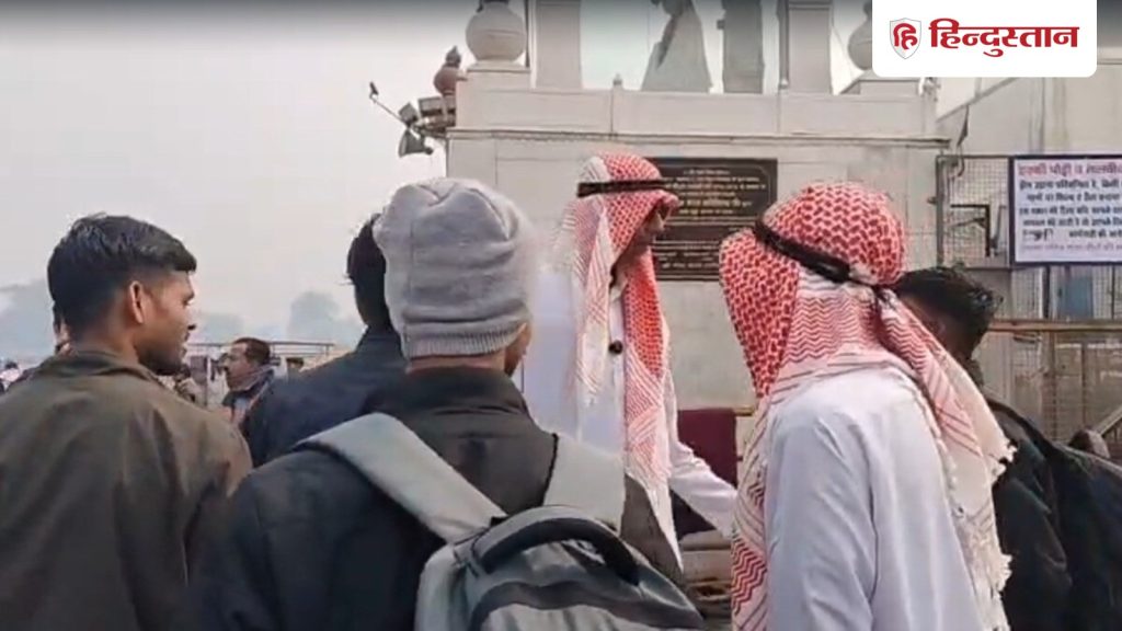 હરકી પાઈડી ખાતે અરબી પોશાકમાં યુવકનો વીડિયો વાયરલ, પોલીસે શરૂ કરી… हरकी पैड़ी पर अरबी लिबास में युवकों का VIDEO वायरल, पुलिस ने शुरू की...