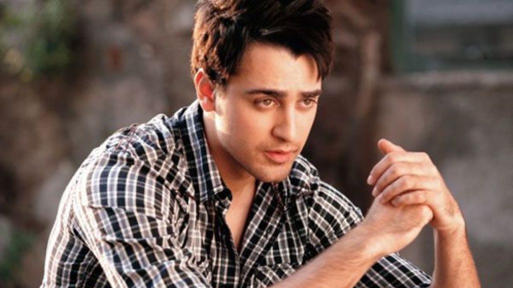 जब 16 साल बड़ी एक्ट्रेस को इमरान खान ने किया था प्रपोज, हीरोइन ने खुद सुनाया था दिलचस्प किस्सा | Imran Khan birthday when actor proposed to actress 16 years older than him juhi...