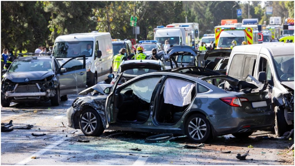 अंतिम संस्कार से लौटते समय उजड़ा पूरा परिवार, राजस्थान में सास, पांच बहुएं और बेटी की सड़क हादसे में दर्दनाक मौत | Road Accident Seven Women Of One Family Died On NH 52 Fatehpur...