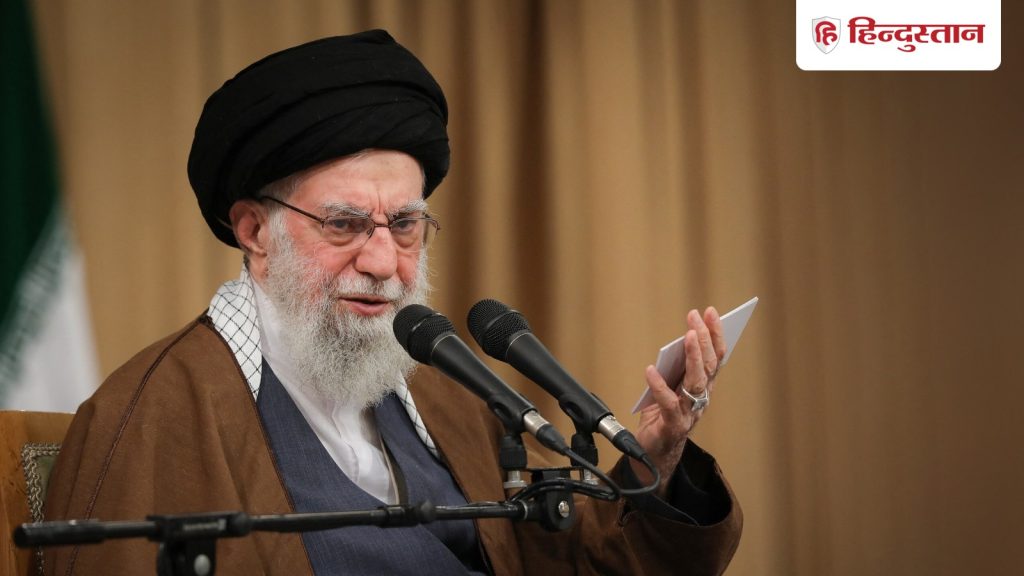 सड़कों पर उतरी गुस्साई भीड़ को संबोधित करने आए अयातुल्लाह खामेनेई, बोले- खून से रंगे ट्रंप के...