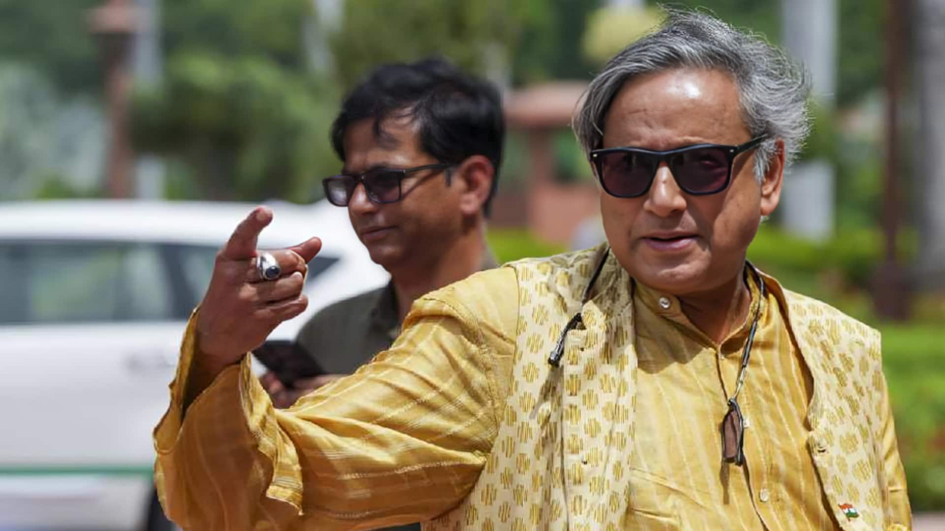 શું શશિ થરૂર રાહુલ ગાંધીથી નારાજ છે? કોંગ્રેસ કેરળ ચૂંટણી સંબંધિત બેઠકમાં નહીં આવે શું શશિ થરૂર રાહુલ ગાંધીથી નારાજ છે? કોંગ્રેસ કેરળ ચૂંટણી સંબંધિત બેઠકમાં નહીં આવે