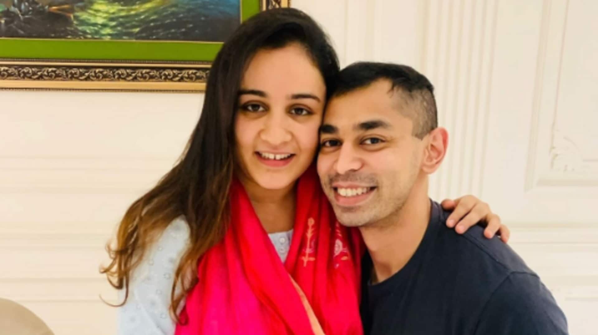 મુલાયમ સિંહના નાના પુત્ર પ્રતીક યાદવ હવે તેમની પત્ની અપર્ણાને છૂટાછેડા નહીં આપે. મુલાયમ સિંહના નાના પુત્ર પ્રતીક યાદવ હવે તેમની પત્ની અપર્ણાને છૂટાછેડા નહીં આપે.