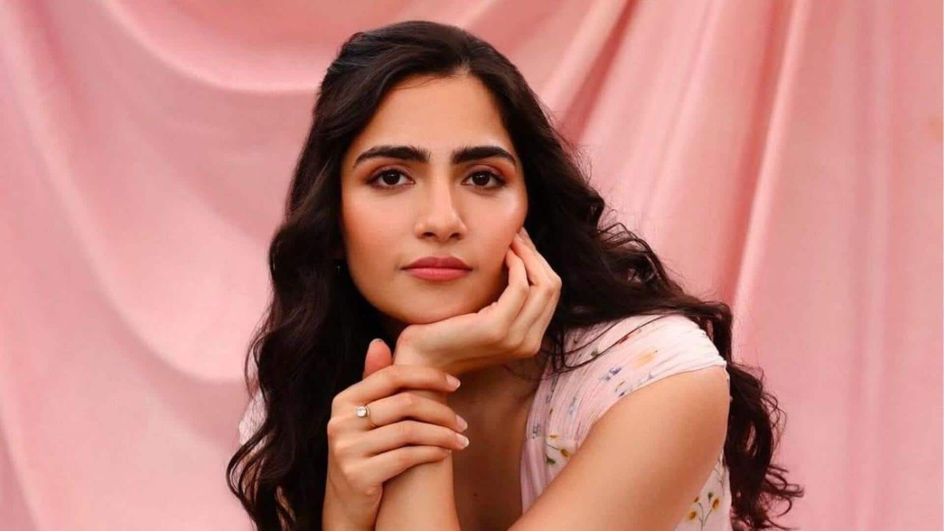 'ટોક્સિક'માં મેલિસા બનીને અમારા દિમાગને ઉડાવી દેનાર આ અભિનેત્રી, જુઓ પહેલી ઝલક 'ટોક્સિક'માં મેલિસા બનીને અમારા દિમાગને ઉડાવી દેનાર આ અભિનેત્રી, જુઓ પહેલી ઝલક