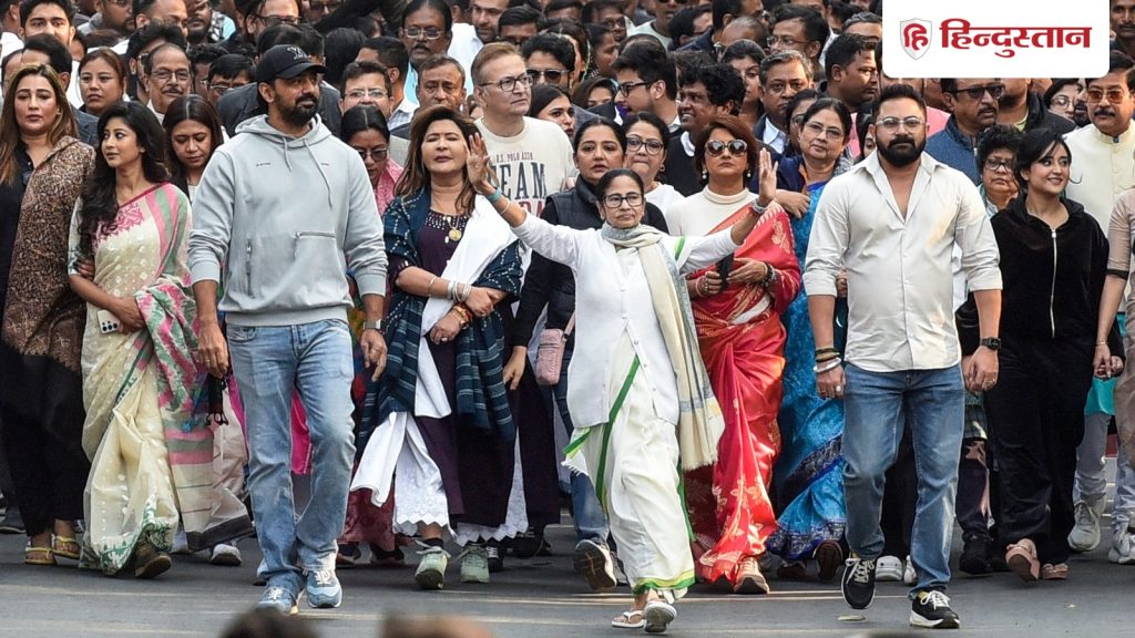 ED रेड के खिलाफ सड़कों पर निकलीं ममता, अदालत में जज सुनवाई छोड़कर निकले;...