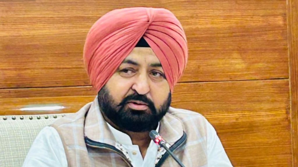 मान सरकार के डिजिटल विजन से ईजी रजिस्ट्री ने बनाया रिकॉर्ड, 6 महीनों में 3.70 लाख से ज्यादा रजिस्ट्रियां हुई दर्ज | Thanks to the Mann government's digital vision, e-registration in Punjab has set...