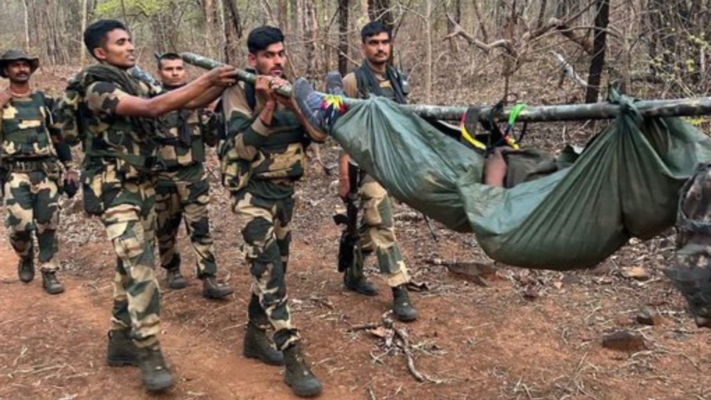 Year Ender 2025: छत्तीसगढ़ में नक्सलियों के लिए काल रहा ये साल, 163 नक्सलियों का हुआ एनकाउंटर, सैकड़ों ने किया सरेंडर | Year ender 2025 Anti Naxal Operation Chhattisgarh 163 Naxalites killed in...