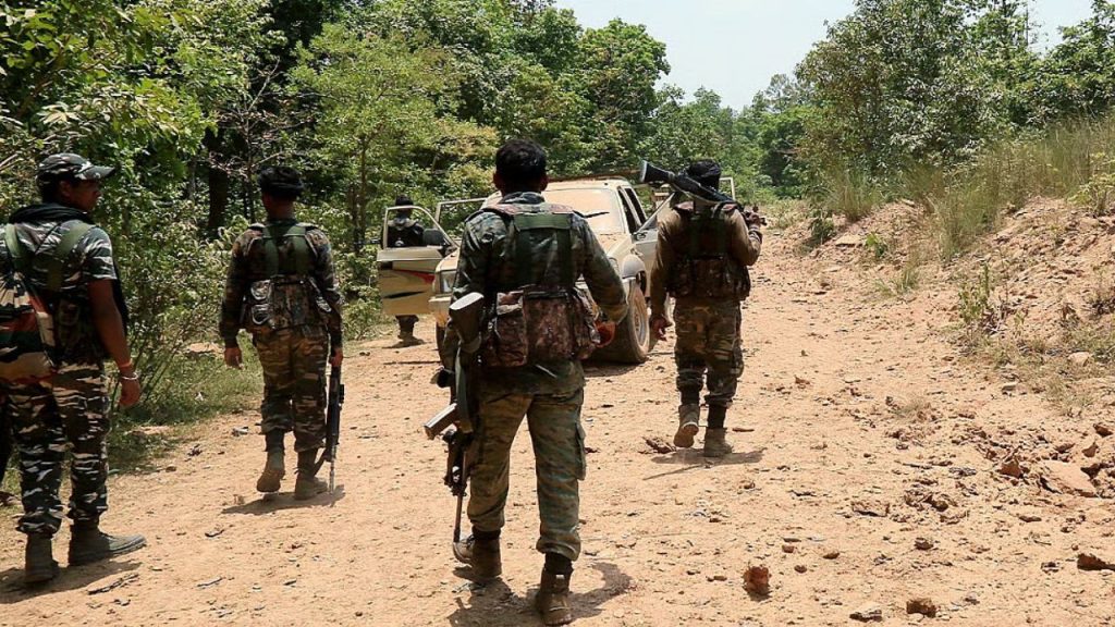 छत्तीसगढ़ में नक्सलियों पर बड़ा प्रहार, सुकमा-बीजापुर में सुरक्षाबलों ने मुठभेड़ में किए 14 नक्सली ढेर! | Chhattisgarh Security forces kill Naxals in an encounter in Sukma...