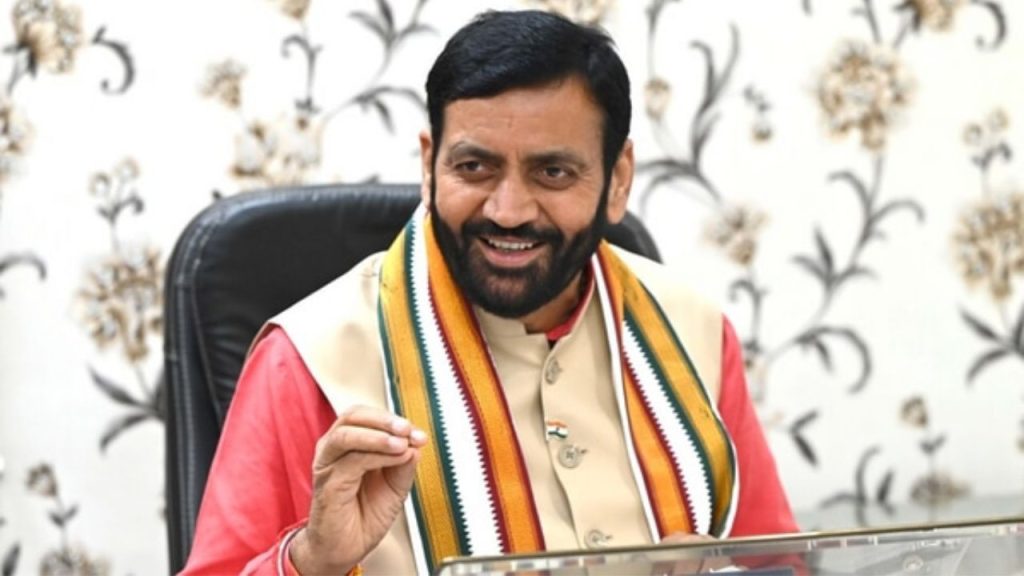 लाडो लक्ष्मी योजना को लेकर बड़ा फैसला, 1.80 लाख इनकम वालों को भी मिलेंगे 2100 रुपये, जानें शर्तें | Expands Lado Lakshmi Yojana income Limit Raised New Payment System with FD Option Eligibility...