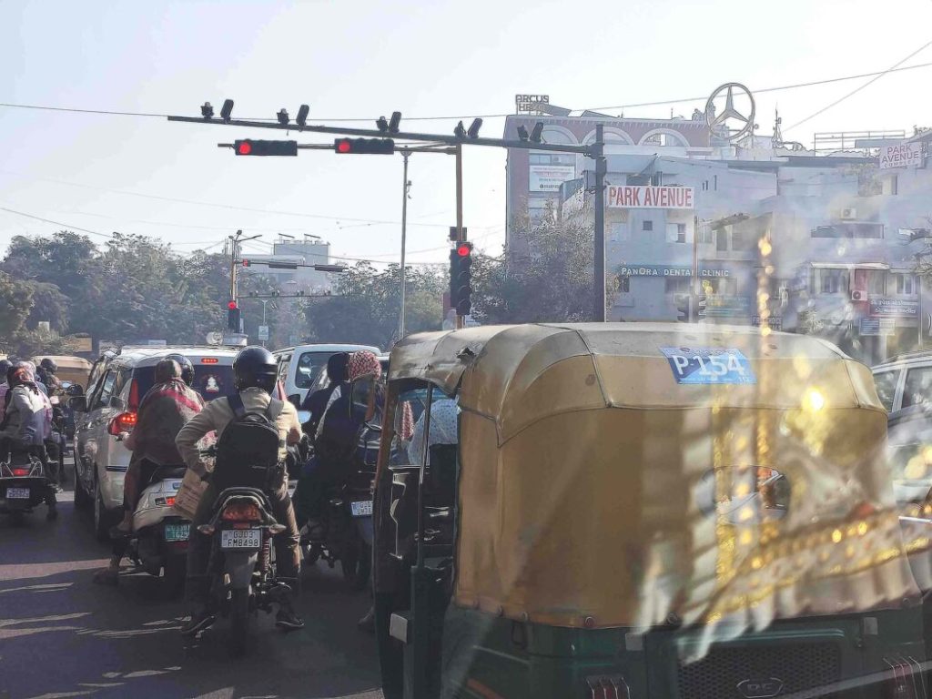 અણઘડ આયોજન: અમદાવાદમાં તૈયાર થઈ રહેલ ટ્રાફિકજામના નવા સ્પોટ