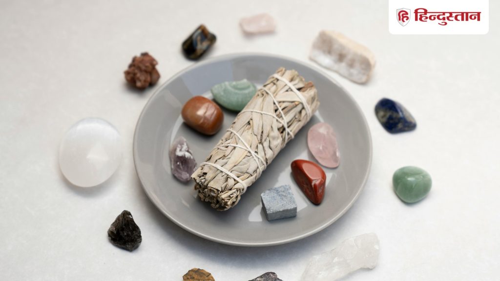 करियर और व्यापार में तरक्की के लिए कौन से रत्न धारण करने...