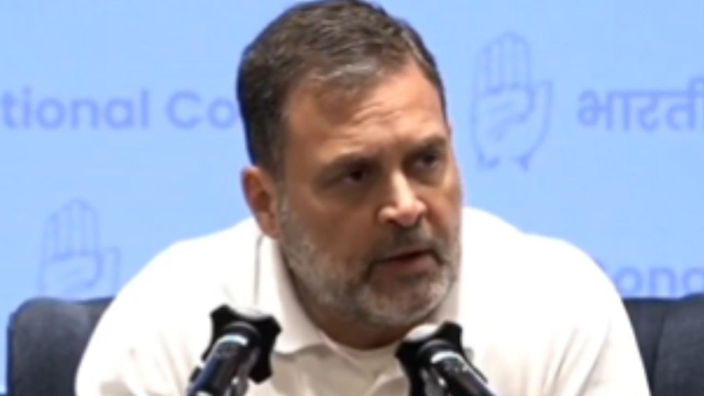 'जहर बंट रहा था और प्रशासन कुंभकरण की नींद सो रहा था,' राहुल ने इंदौर मामले पर सरकार को...