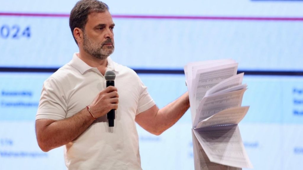 कर्नाटक सर्वे रिपोर्ट ने राहुल गांधी के &lsquo;वोट चोरी&rsquo; के आरोपों को सिरे से नकारा, 83% लोगों ने ईवीएम पर जताया...