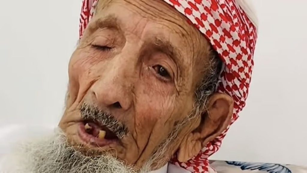 सबसे बुजुर्ग व्यक्ति का 142 साल में निधन, 110 की उम्र में किया आखिरी निकाह; अपने पीछे छोड़ गए 134 बच्चे और पोते-पोतियां | oldest man Nasser bin Radaan Al Rashid Al Wadai passes away in Saudi...