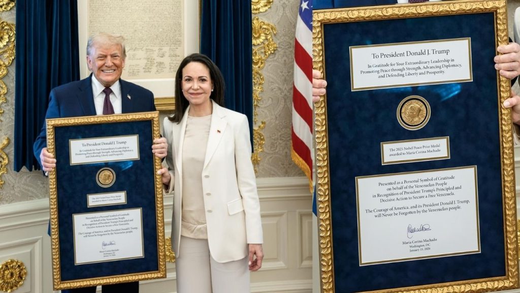 वेनेजुएला की मारिया कोरिना मचाडो ने व्हाइट हाउस में ट्रंप से की मुलाकात, राष्ट्रपति को भेंट किया अपना नोबेल शांति...