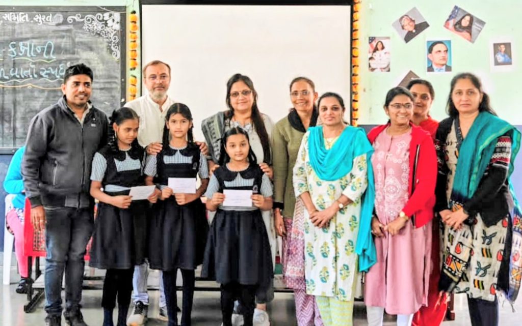 વરીયાવની શાળા ક્રમાંક ૩૧૩ ની વિધાર્થિનીએ વાર્તા સ્પર્ધામાં પ્રથમ ક્રમ...