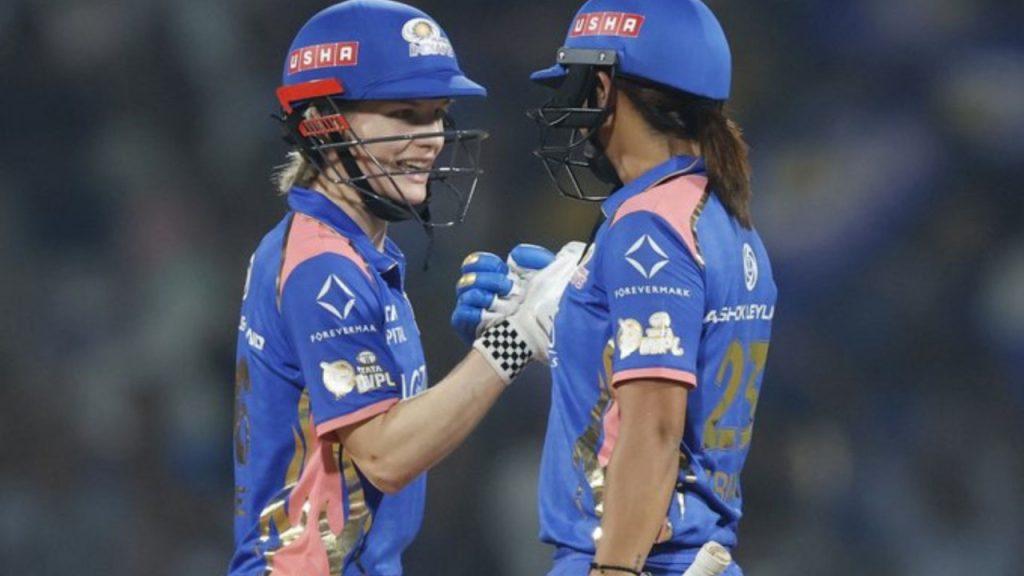 WPL 2026: मुंबई ने गुजरात को लगातार 8वीं बार दी मात, हरमनप्रीत कौर की धमाकेदार पारी; चेज किया अपना सबसे बड़ा टारगेट | Mumbai Indians beat Gujarat Giants in...