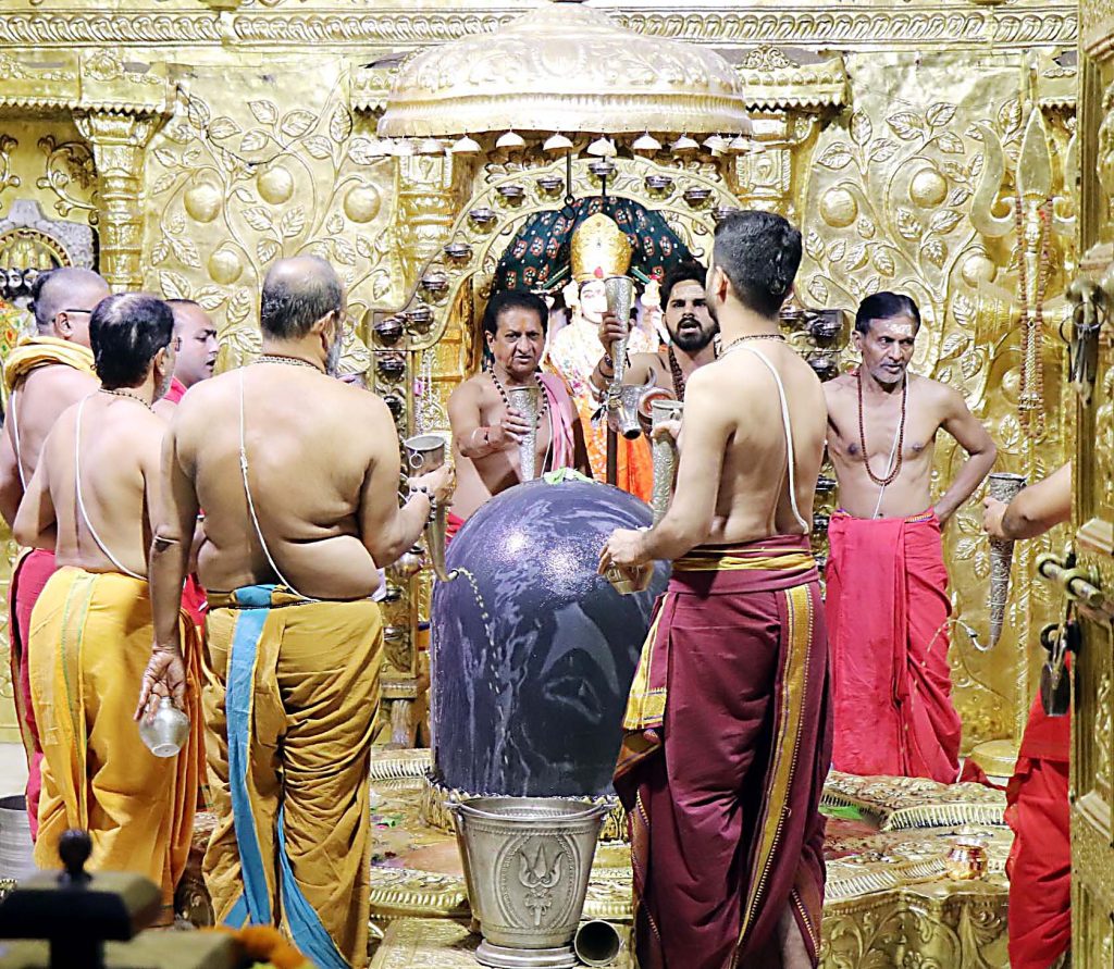 સોમનાથમાં ૪ લાખથી વધુ શ્રદ્ધાળુઓએ શીશ ઝુકાવ્યું