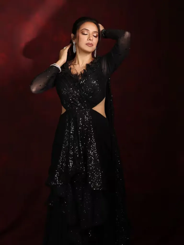 અનુપમા ફેમની આ તસવીરોએ સોશિયલ મીડિયા પર લગાવી આગ, સાડીમાં ફોટો થયો વાયરલ