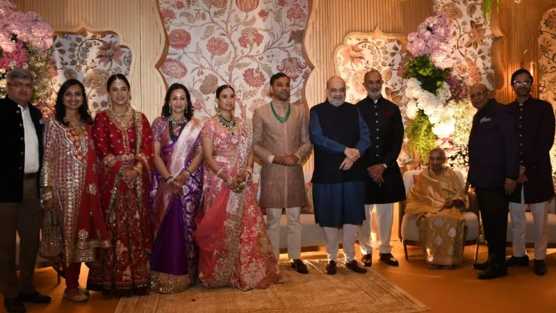 દૈનિક જાગરણના સંપાદકની પુત્રીના લગ્નમાં ભાજપના અનેક મોટા નેતાઓ ભેગા થયા, જુઓ તસવીરો દૈનિક જાગરણના સંપાદકની પુત્રીના લગ્નમાં ભાજપના અનેક મોટા નેતાઓ ભેગા થયા, જુઓ તસવીરો