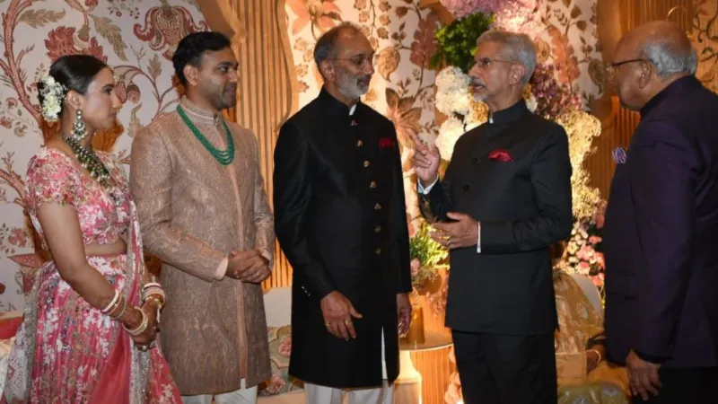 દૈનિક જાગરણના સંપાદકની પુત્રીના લગ્નમાં ભાજપના અનેક મોટા નેતાઓ ભેગા થયા, જુઓ તસવીરો દૈનિક જાગરણના સંપાદકની પુત્રીના લગ્નમાં ભાજપના અનેક મોટા નેતાઓ ભેગા થયા, જુઓ તસવીરો