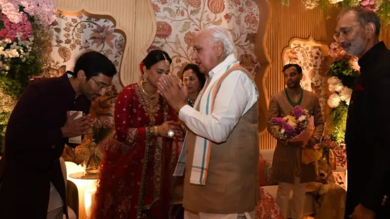 દૈનિક જાગરણના સંપાદકની પુત્રીના લગ્નમાં ભાજપના અનેક મોટા નેતાઓ ભેગા થયા, જુઓ તસવીરો દૈનિક જાગરણના સંપાદકની પુત્રીના લગ્નમાં ભાજપના અનેક મોટા નેતાઓ ભેગા થયા, જુઓ તસવીરો